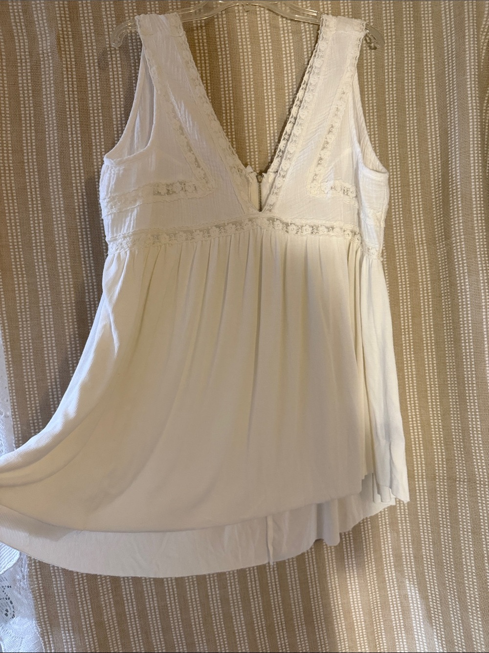 POL White Lace-Trim V-Neck Tank Top